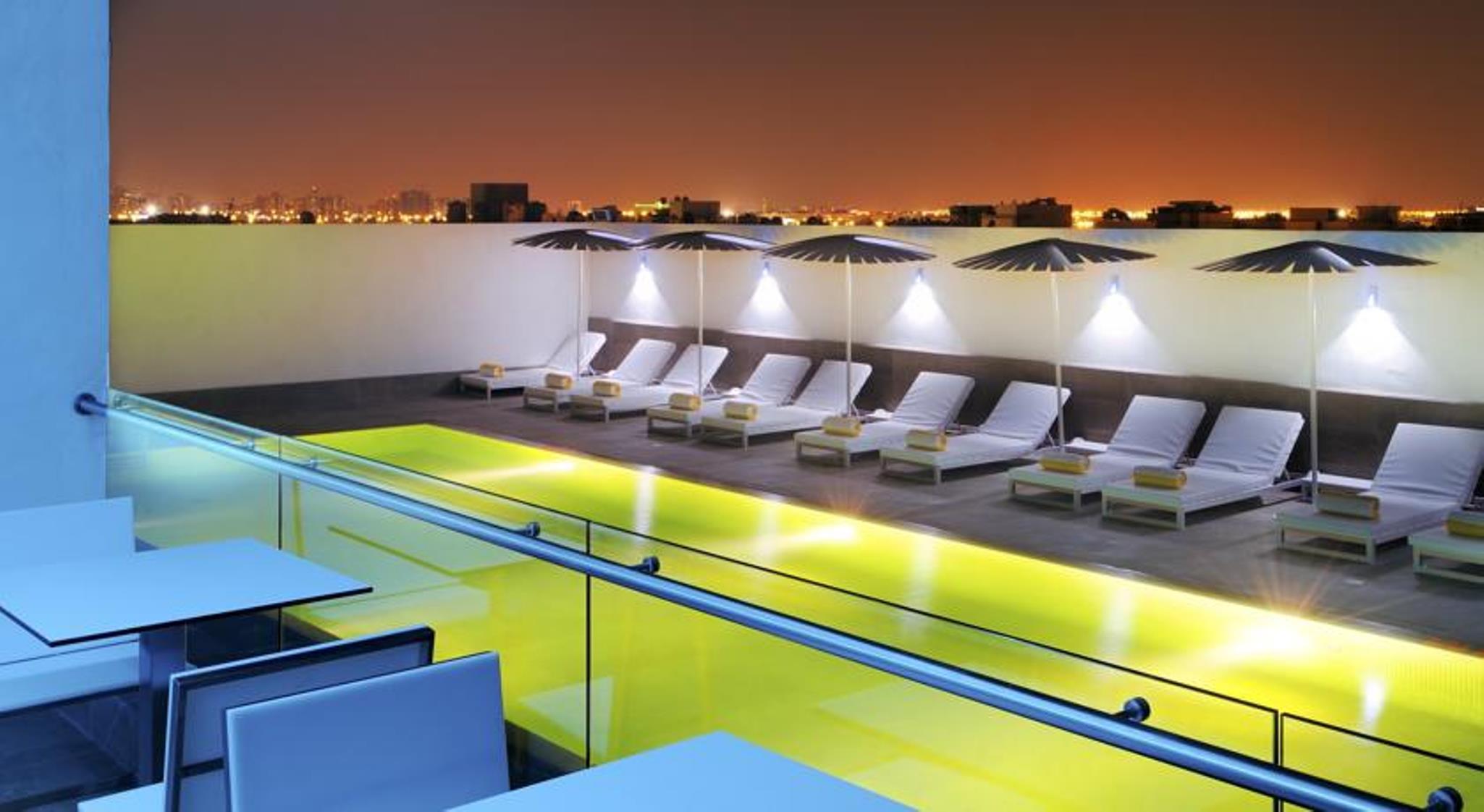 Hues Boutique Hotel Dubai Restaurant photo