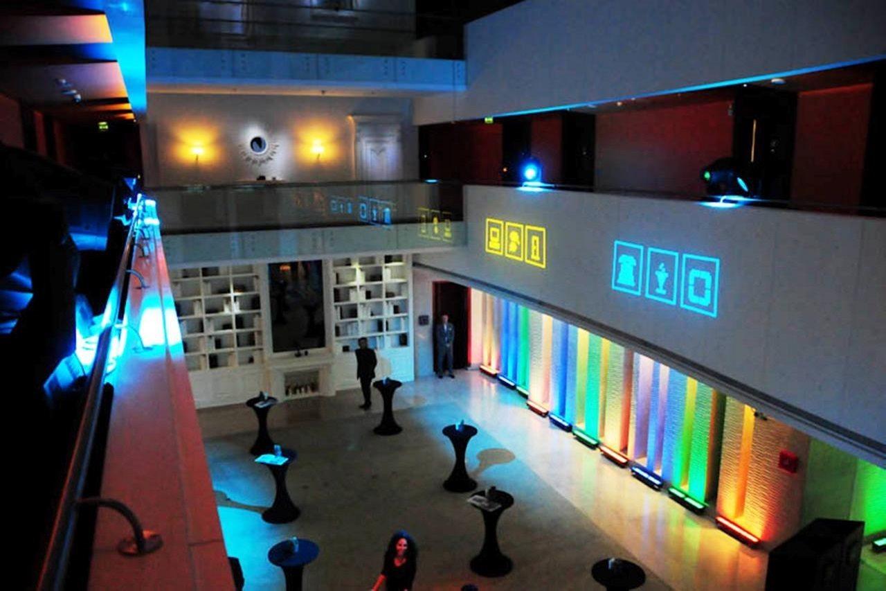 Hues Boutique Hotel Dubai Exterior photo