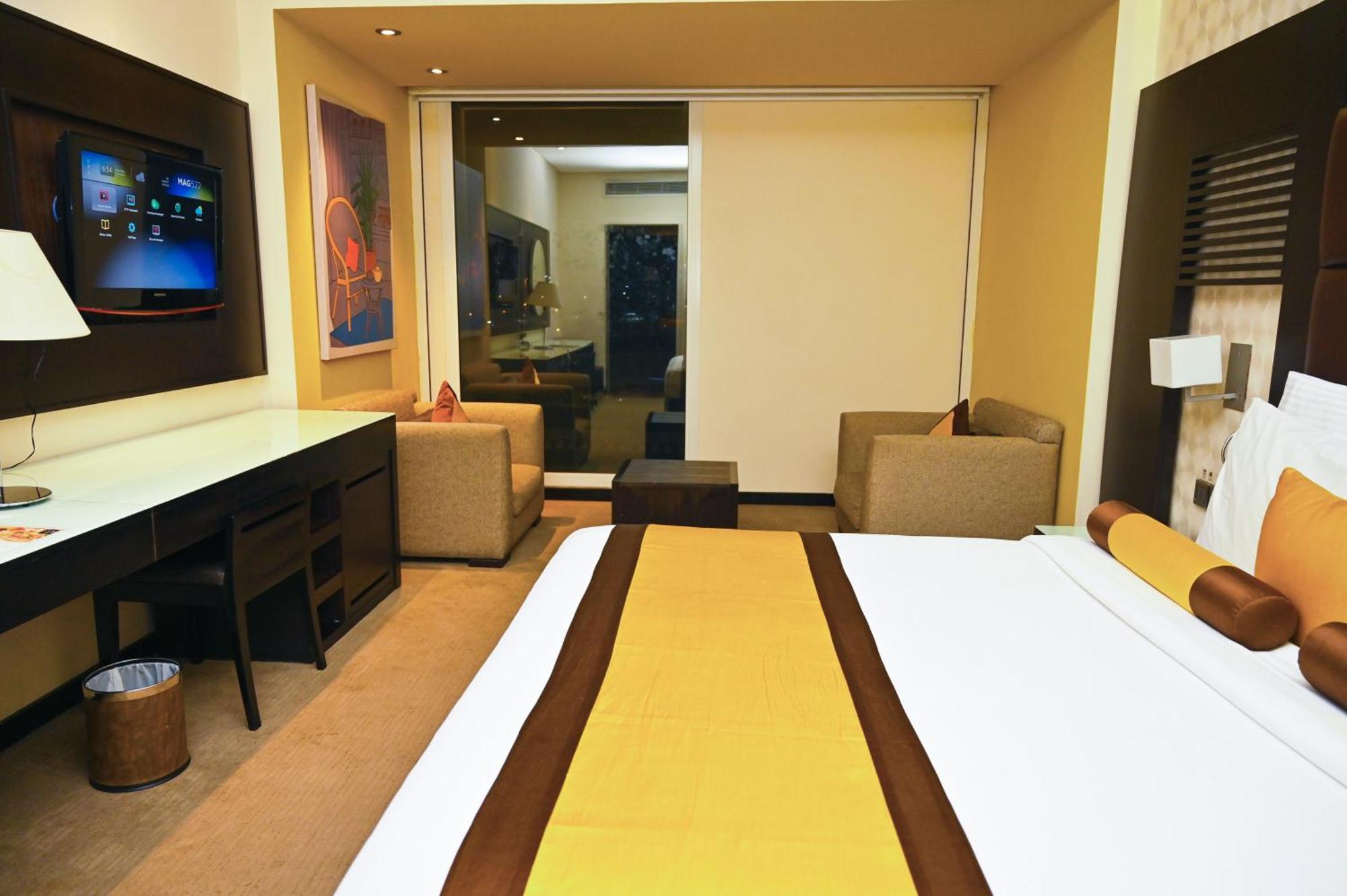 Hues Boutique Hotel Dubai Exterior photo