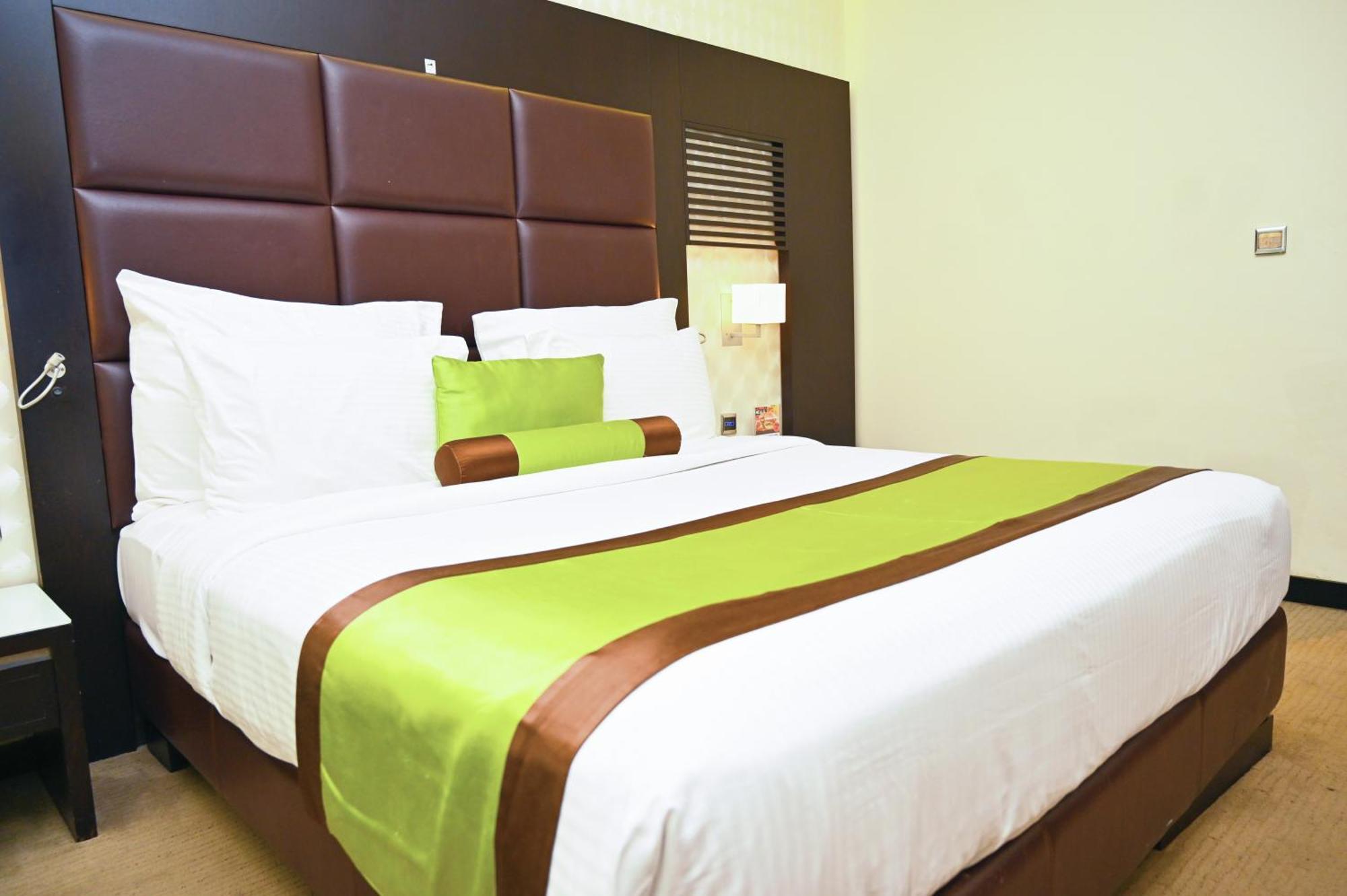 Hues Boutique Hotel Dubai Exterior photo